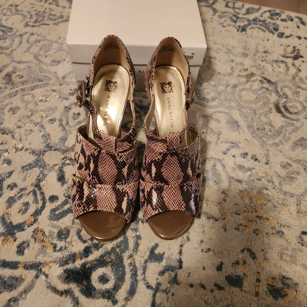Anne klein dress sandals. Sz 9.5